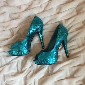 Size 8 TWINKLE glitter 6” platform heels